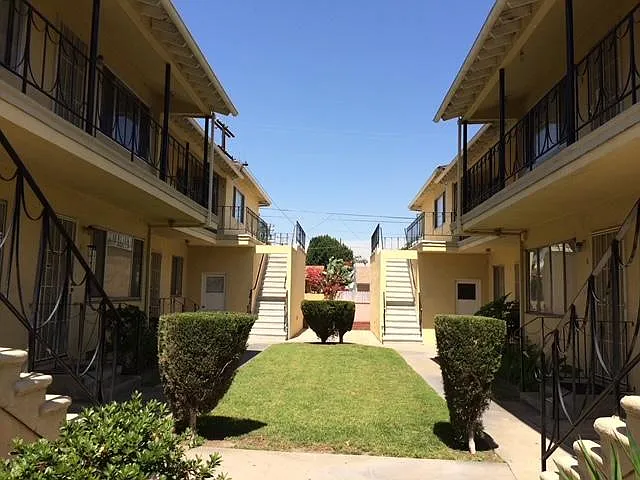 5721 Harding Ave — Photo 3