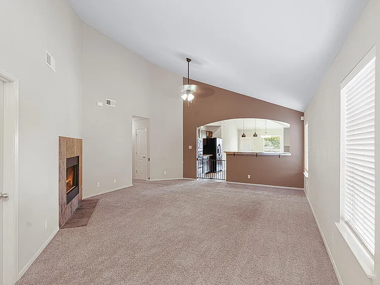 11100 Bullseye St — Photo 2