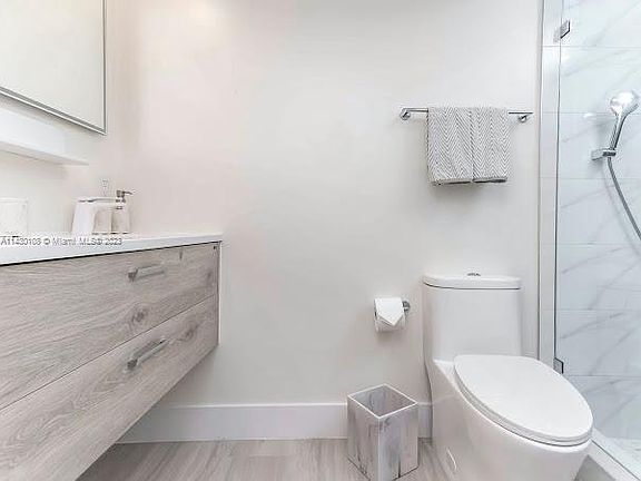 4th image of 5151 Collins Ave APT 432