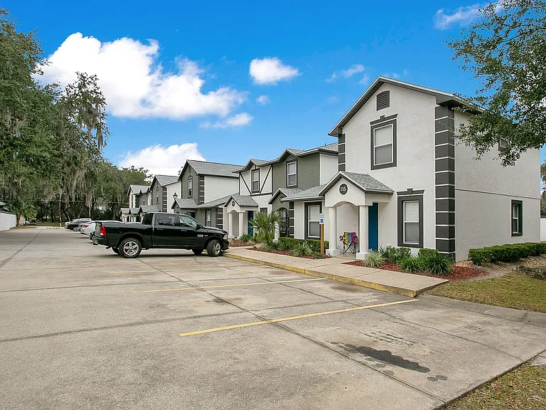 Village Park Townhomes | 2 & 3 Bedroom Apartments in Lady Lake, FL — Photo 3