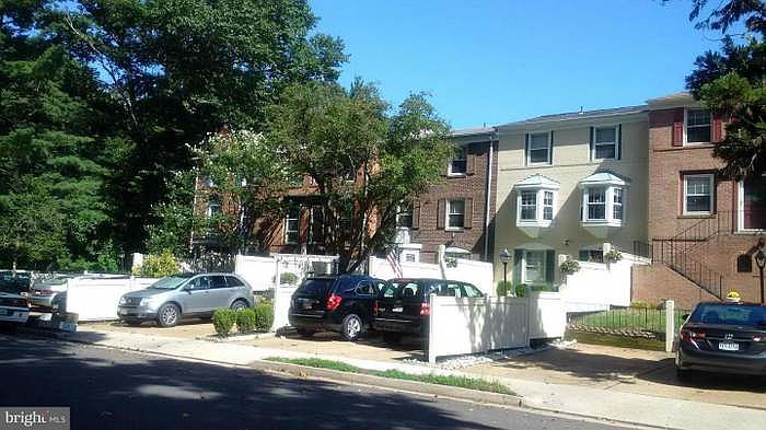 2nd image of 4307 Amblewood Rd
