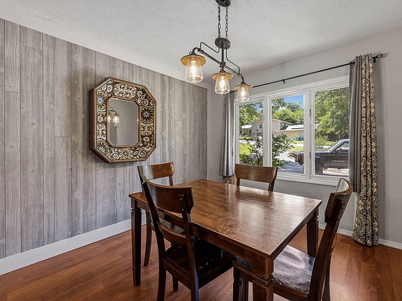 4th image of 17 Hillside Drive