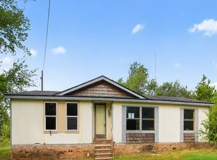 820 Orchard Rd, Bowie, TX 76230