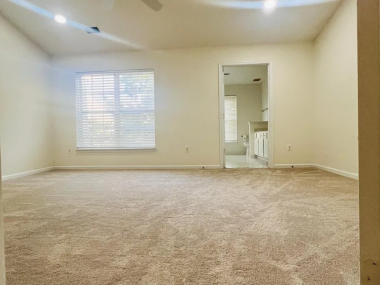 13129 Park Crescent Cir — Photo 40