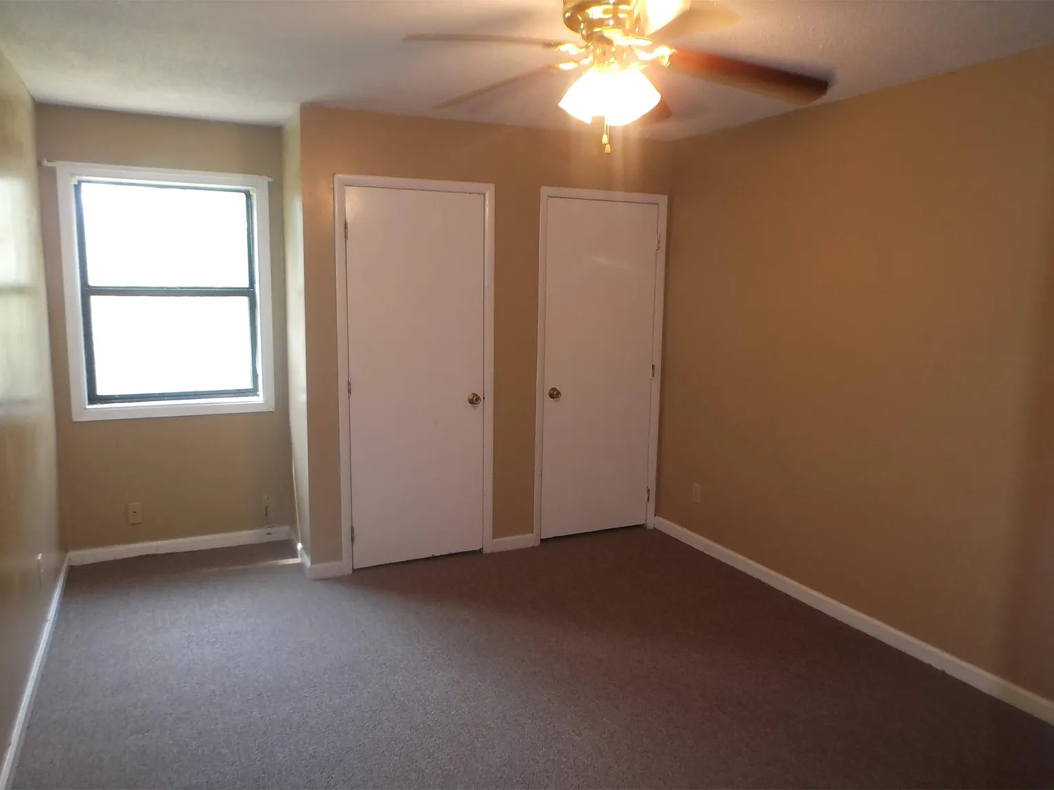 5 Crestwood - 1 — Photo 4