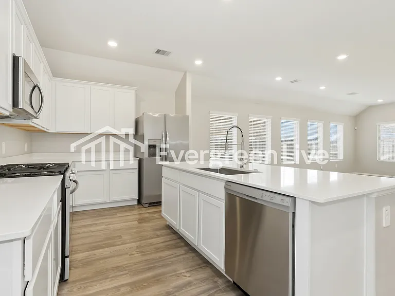 119 Southern Red Oak Ln — Photo 4
