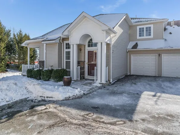 1004 Schindler Dr N, Monmouth Junction, NJ 08852