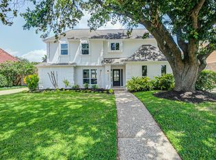11634 Highgrove Dr, Houston, TX 77077