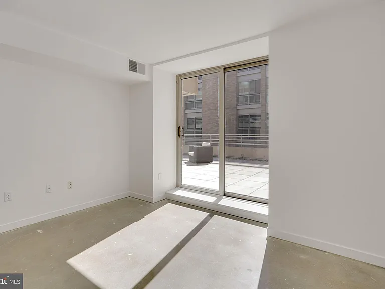 1275 25th St NW #609 — Photo 28
