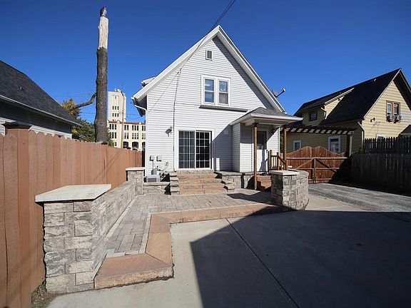 2nd image of 537 Elizabeth STREET