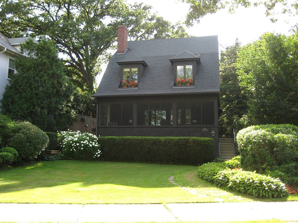 2120 West Lake of the Isles