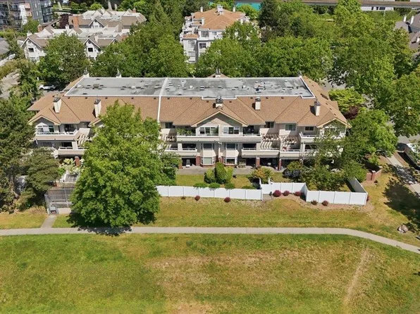 7231 Antrim Ave #105, Burnaby, BC V5J 5H5