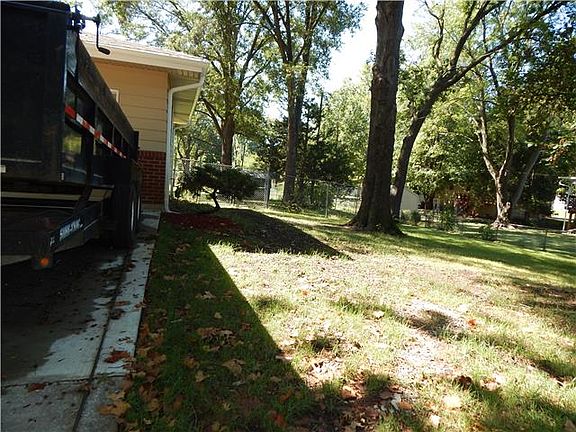 2nd image of 1401 Vilas St