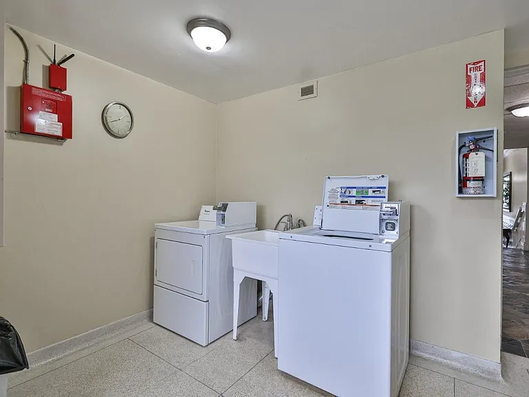 49 Wellington St — Photo 24