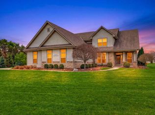 N72W24549 Swanson Ct, Sussex, WI 53089