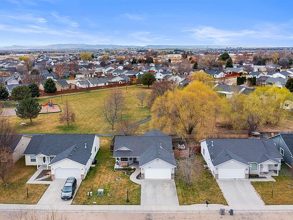2nd image of 11801 W Huckleberry Dr