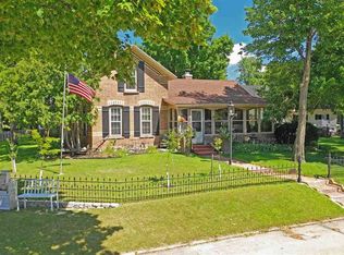 401 Waupaca St, Waupaca, WI 54981