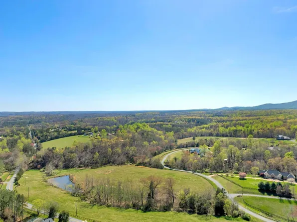 Milton Village Ln, Charlottesville, VA 22902