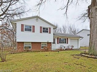 4986 Oakview Dr, Vermilion, OH 44089