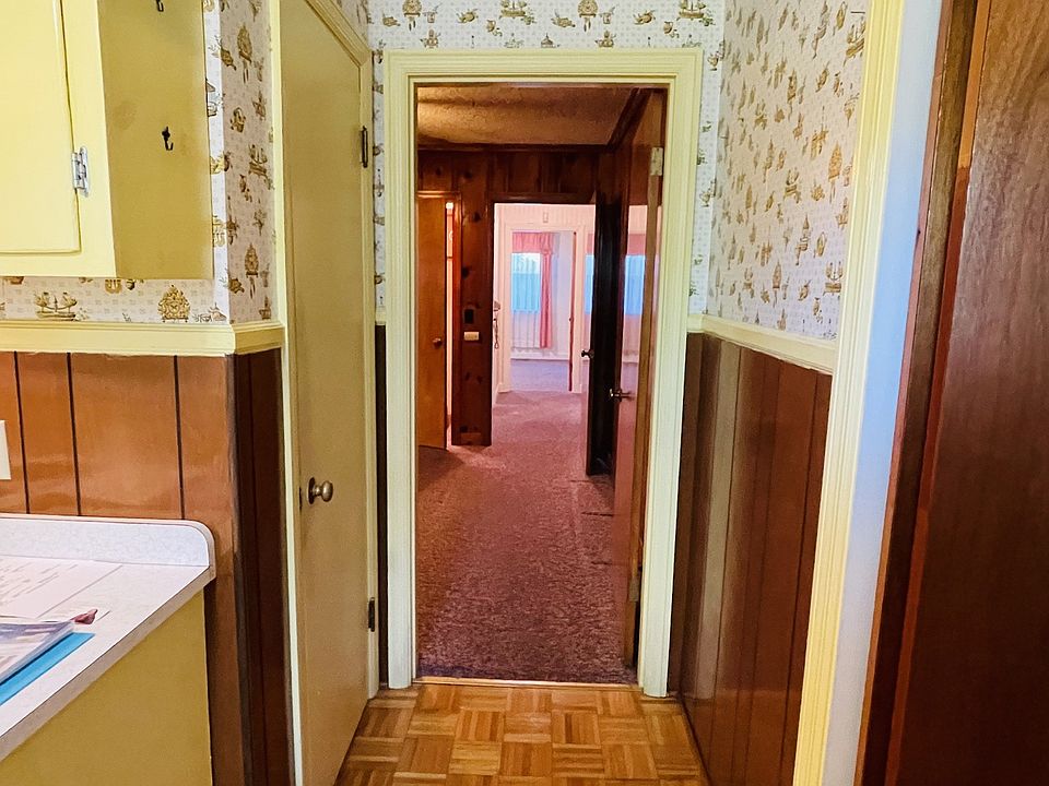 2nd image of 404 Barbara Dr