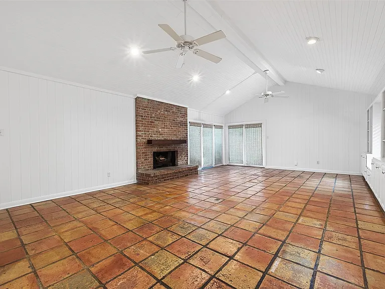 5643 Piping Rock Ln — Photo 25
