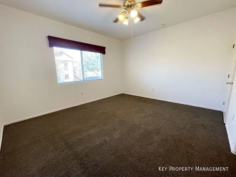 2110 N Los Feliz St #1074 — Photo 3
