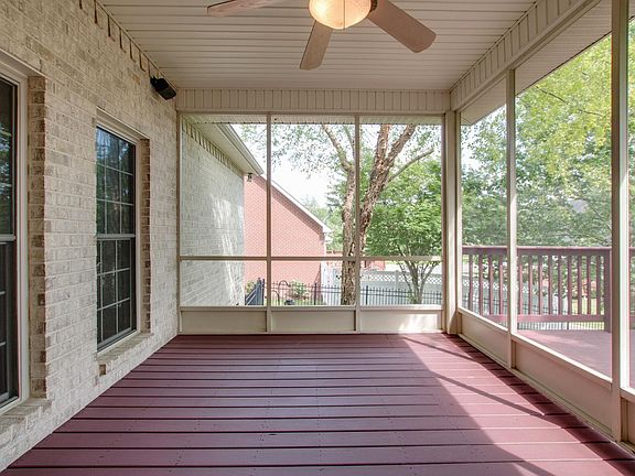 4th image of 203 Spirit Hill Cir