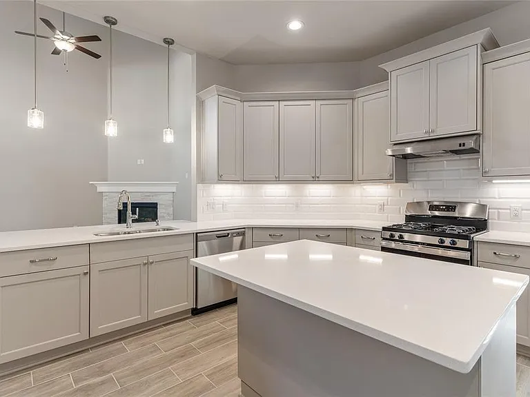 4207 Maple Glen Dr — Photo 16