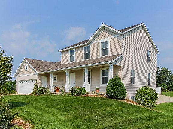 2nd image of 11 Horseshoe Ln