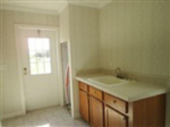 4th image of 81 Plantation Ln