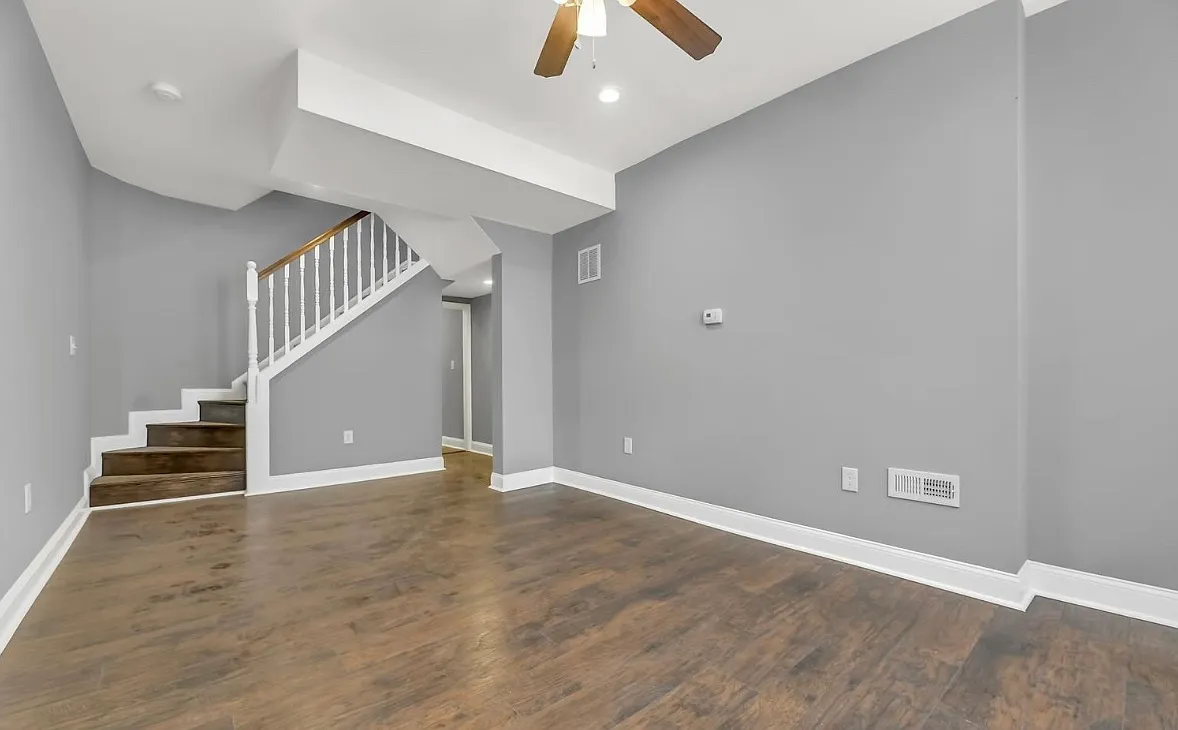 3 bed, 3.5 bath, 1900 sqft, $1,000 — Photo 3