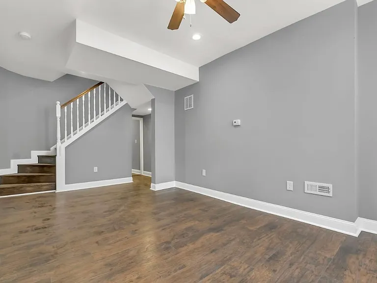 1428 E Federal St — Photo 3