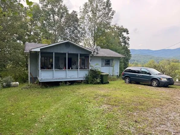 300 Tatham St, Andrews, NC 28901