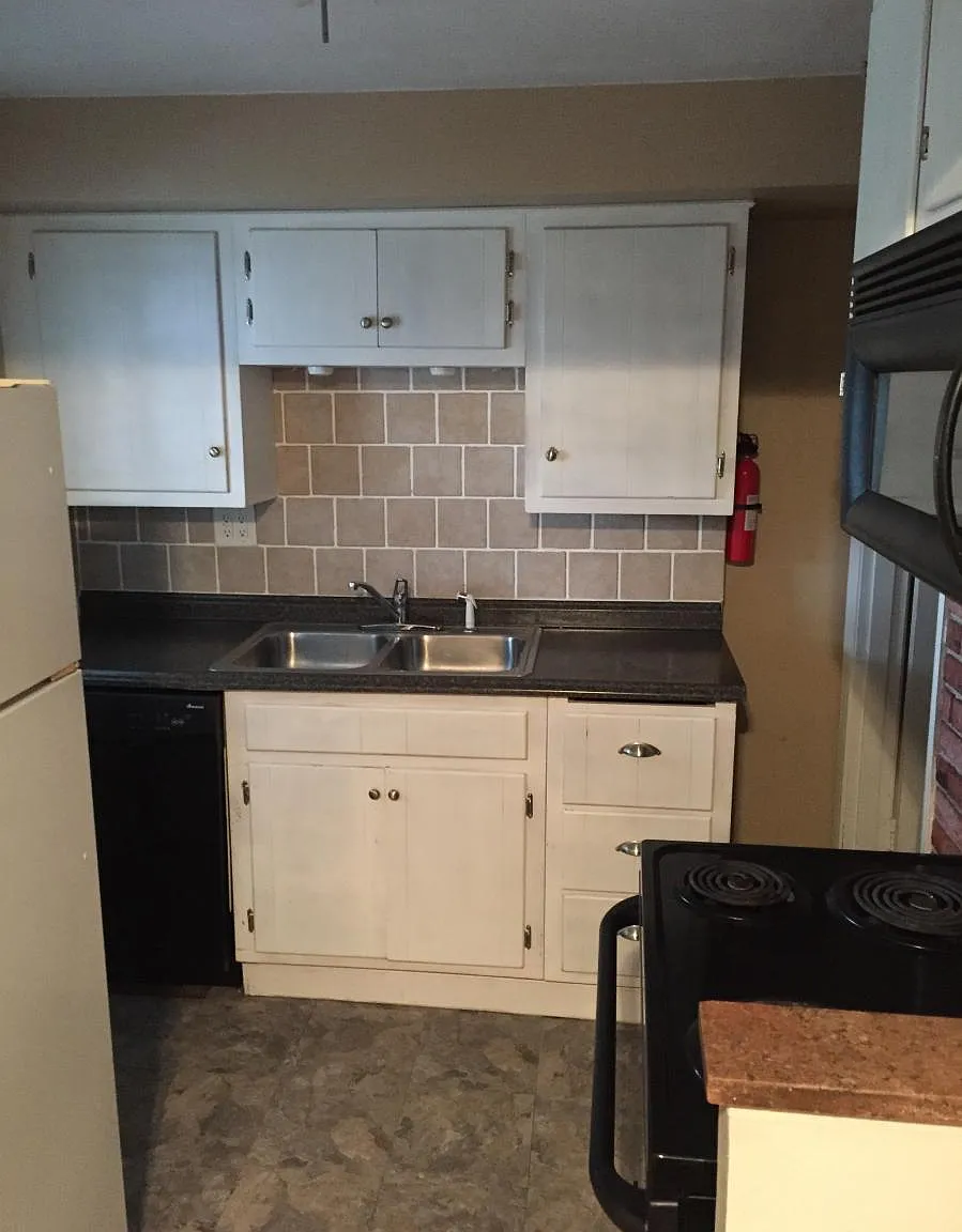 2 bed, $1,300 — Photo 1