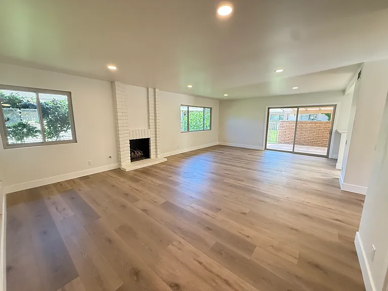 27481 Avenida Larga — Photo 7