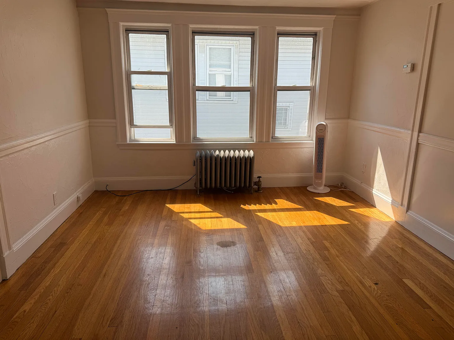3 bed, 1200 sqft, $3,500 — Photo 2