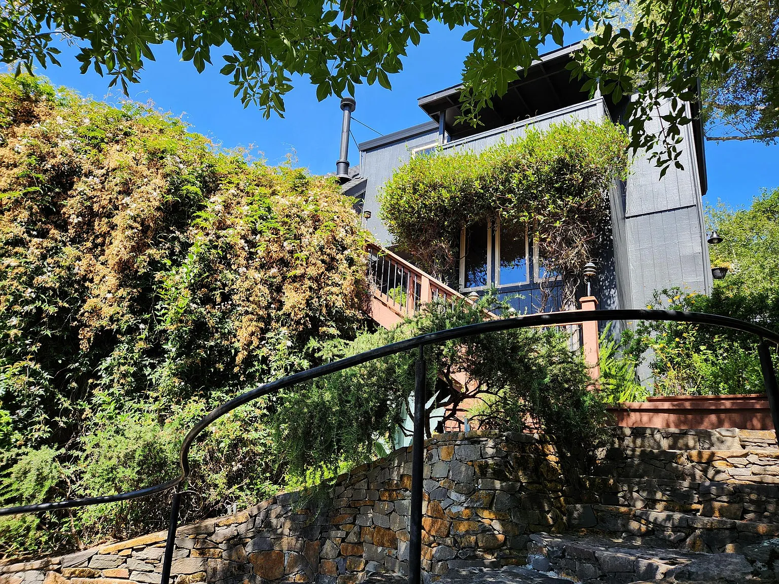 3 bed, 1600 sqft, $4,350 — Photo 3