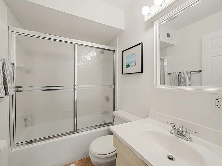 310 Swans Wharf Row — Photo 18