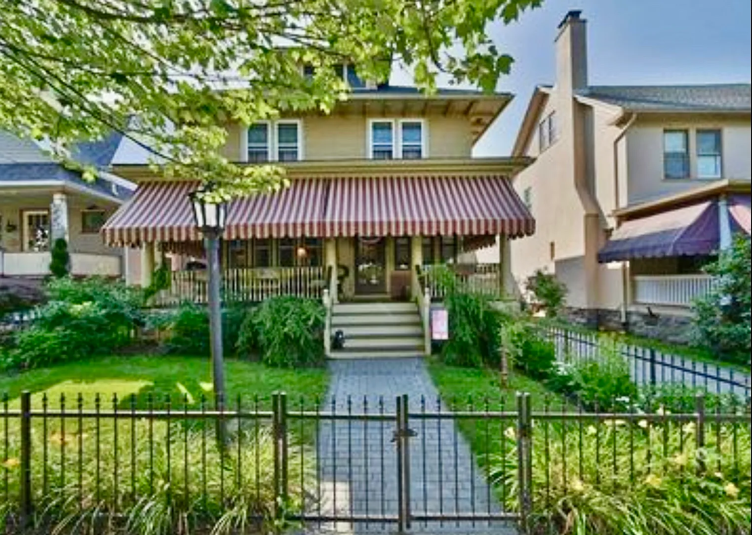 4 bed, 2.5 bath, 2200 sqft, $2,750 — Photo 2