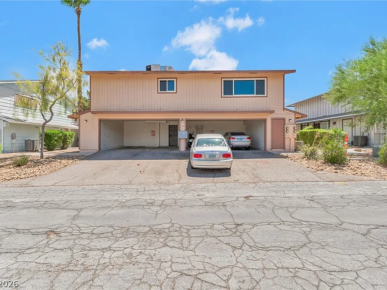 1438 Lorilyn Ave #1 — Photo 4