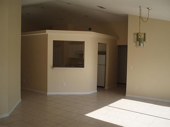 3rd image of 3468 Kayla Cir