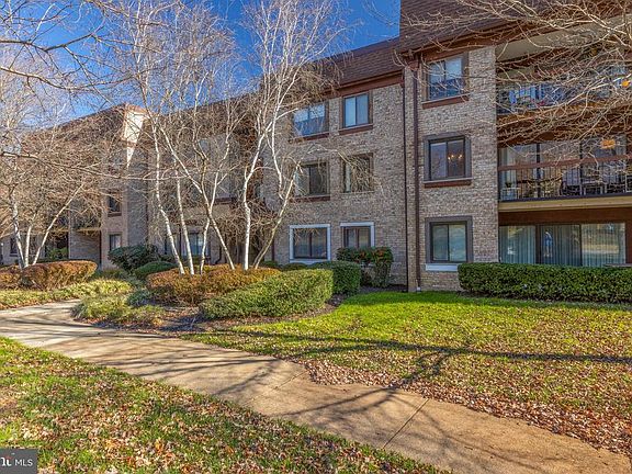 *Quiet oasis within a LIVELY & EXCITING area