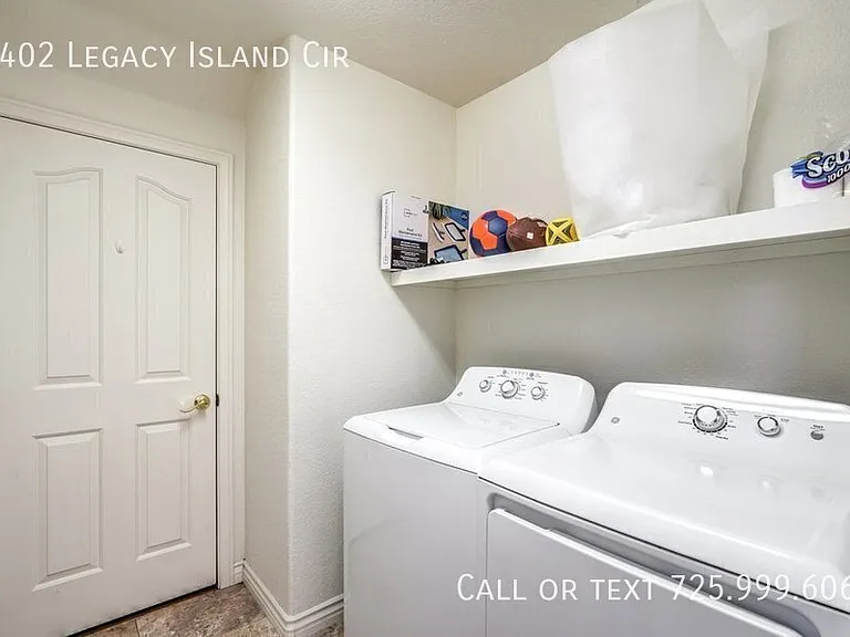 2402 Legacy Island Cir — Photo 36