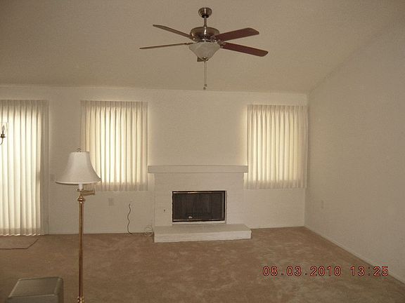 5th image of 988 Hillcrest St