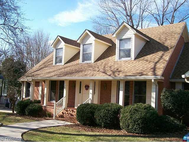 1st image of 103 Stafford Oak Dr