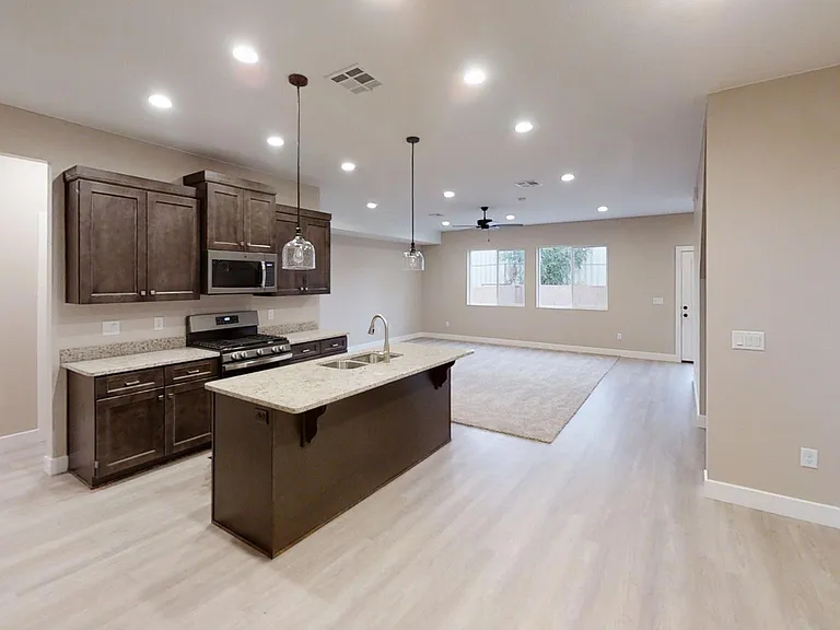 821 Spruce St #3 — Photo 1