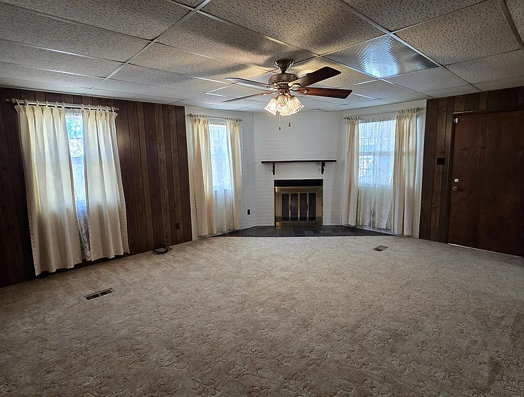 6831 Jade Park Ave NE — Photo 6
