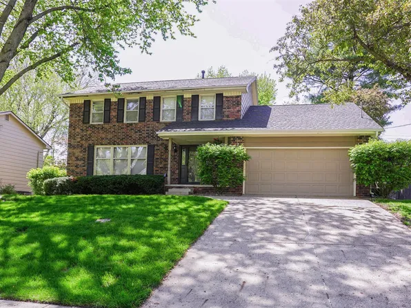 526 34th Pl, West Des Moines, IA 50265
