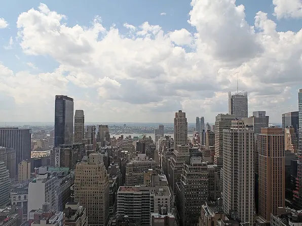 400 5th Ave APT 46F, New York, NY 10018