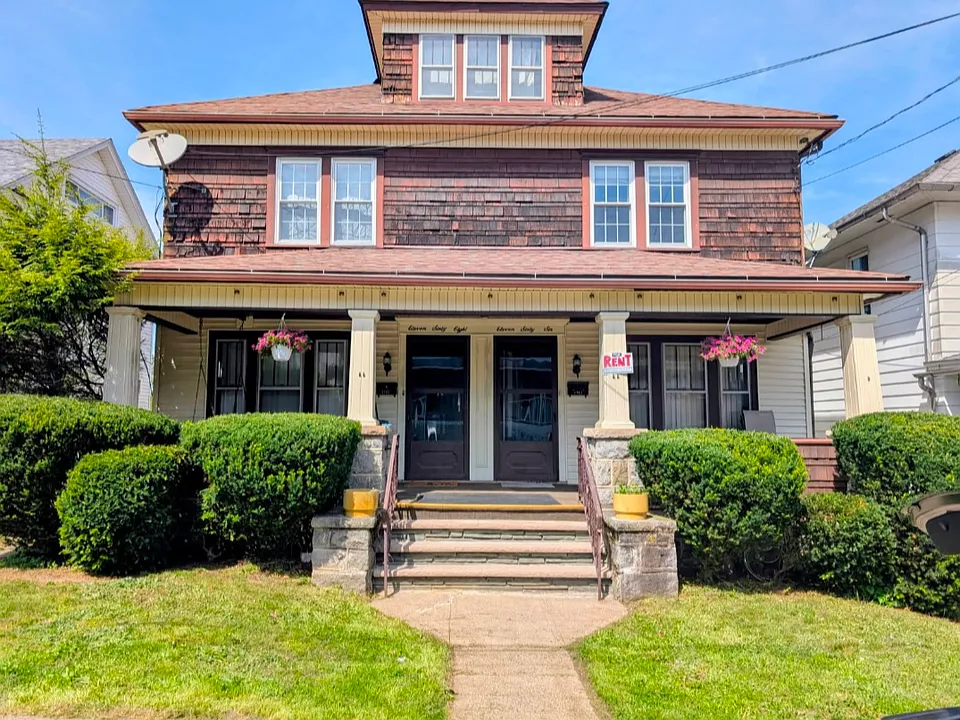 1168 W Elm St